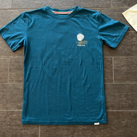 😎 Two Laguna tees 😎 - tropical theme men’s size small - great condition - Picture 7 of 10